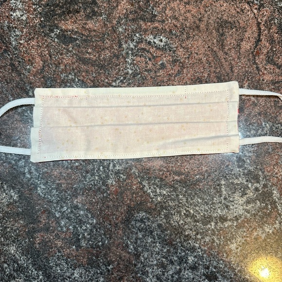 Handmade reusable face mask- adult size - Picture 4 of 4